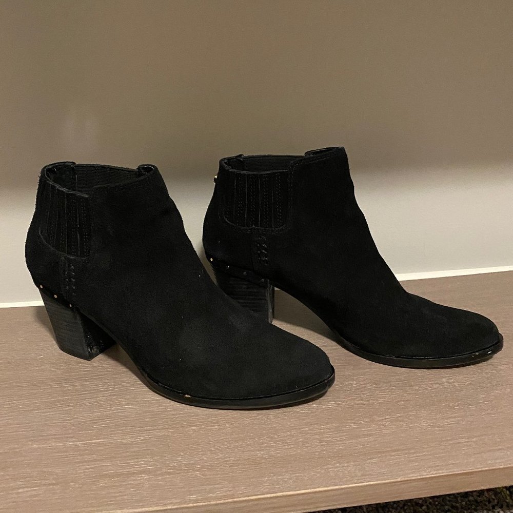Steve Madden Black Suede Booties 9